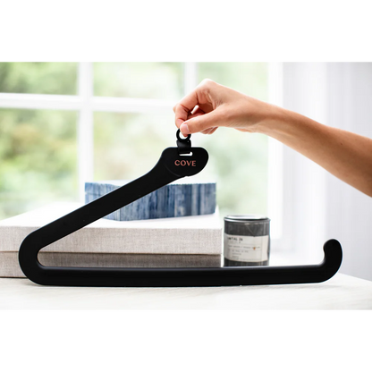 COVE *CREATE YOUR OASIS* 43cm Black rubberized hanger front piece with bar and rubber connector