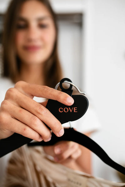 COVE *CREATE YOUR OASIS* 43cm Black rubberized hanger front piece with bar and rubber connector
